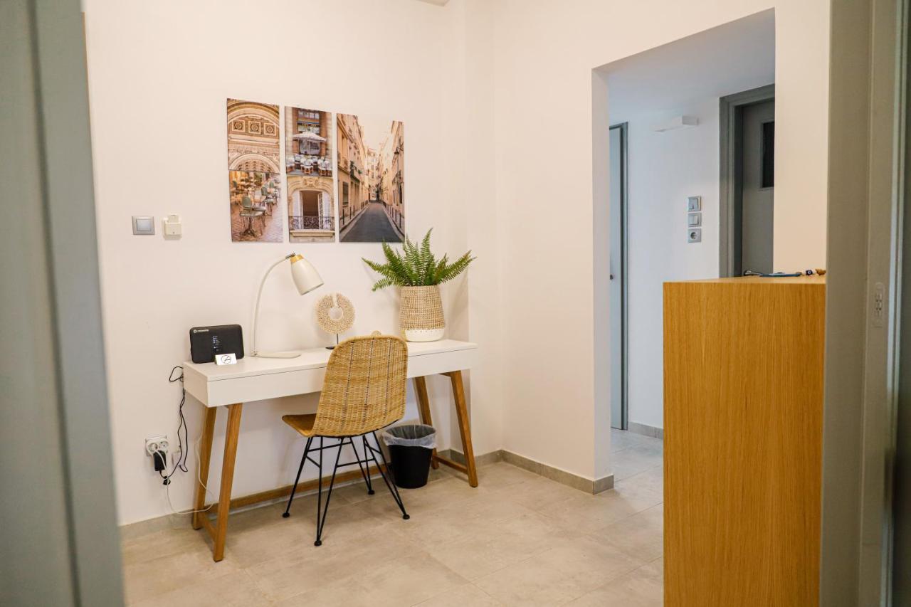 Newly Renovated Apartment 7 Min Walk From Acropolis Athen Eksteriør bilde