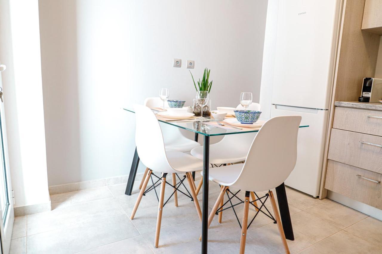 Newly Renovated Apartment 7 Min Walk From Acropolis Athen Eksteriør bilde