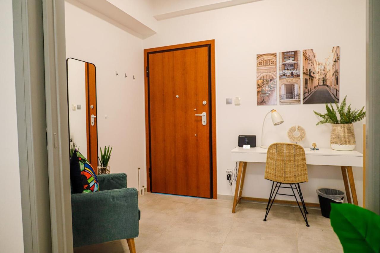 Newly Renovated Apartment 7 Min Walk From Acropolis Athen Eksteriør bilde
