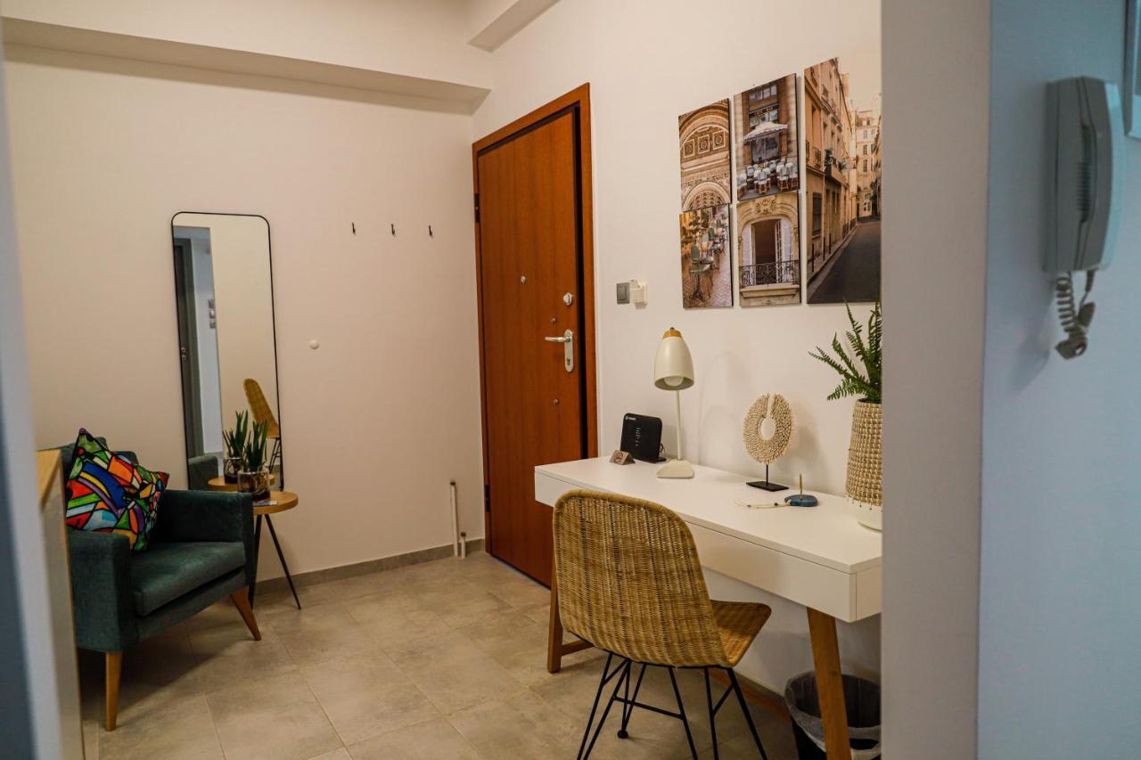 Newly Renovated Apartment 7 Min Walk From Acropolis Athen Eksteriør bilde